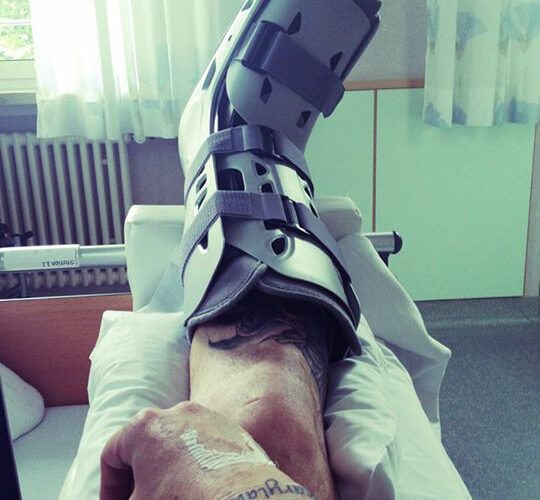 HELLYEAH's Tom Maxwell Broke His Foot In Three Places