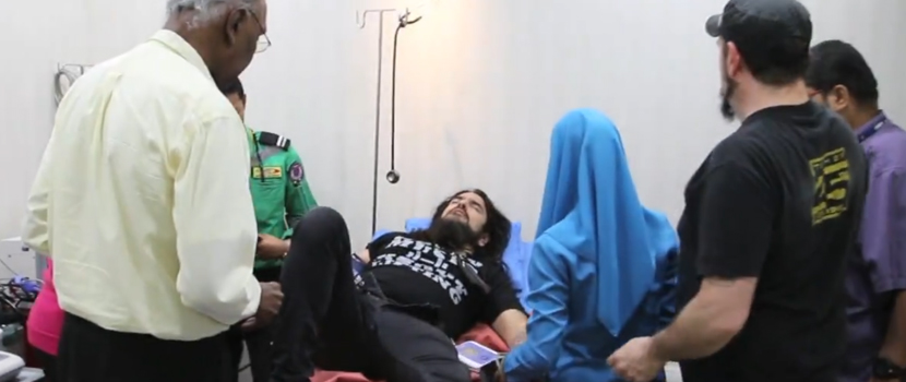 Machine Head's Robb Flynn Passes Out From A Seizure On A Plane In New Tour Documentary