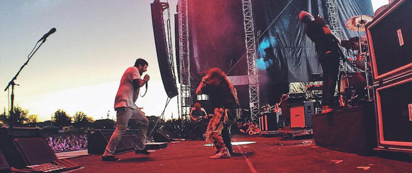 Deftones Joined By Soulfly's Max Cavalera At 'Monster Mash', Chino Covers Elvis Presley