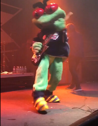Beartooth Joined Onstage By Columbus Blue Jackets Mascot