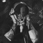 Linkin Park's Chester Bennington Undergoes More Ankle Surgery, Back In The Studio