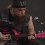 Zakk Wylde Performs New Song "Autumn Changes" On Hello Kitty Guitar