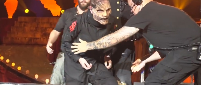 Slipknot's Corey Taylor Falls Onstage At Atlanta, GA Show