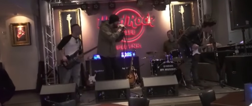 Watch A Slightly Tipsy Avenged Sevenfold Jam "Nightmare" To A Nearly Empty Hard Rock Cafe