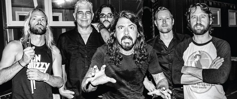 Watch The Foo Fighters Do A Medley Of Holiday Songs On 'Saturday Night Live'