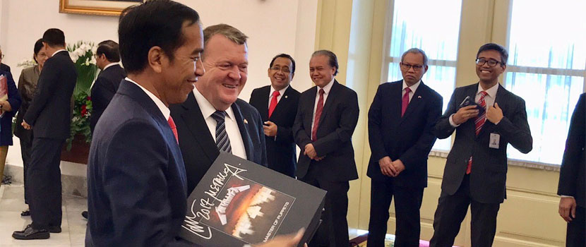 Denmark's Prime Minister Recently Gave Indonesia's President An Autographed Metallica Box Set