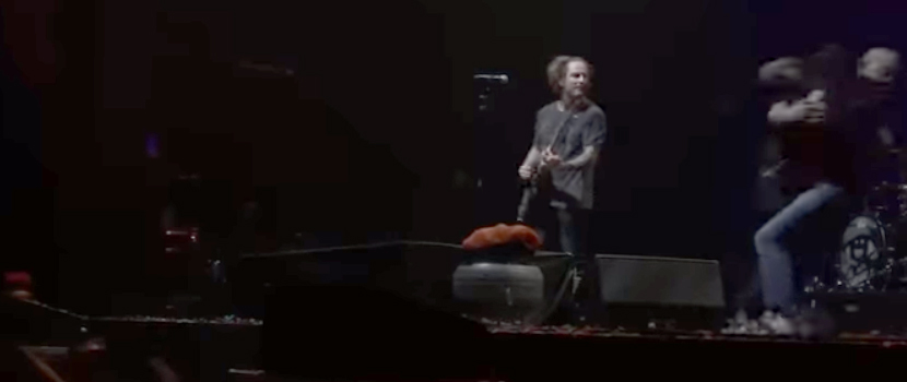 Watch Security Tackle Fan Who Rushed The Stage At Stone Sour's Recent Moscow Show