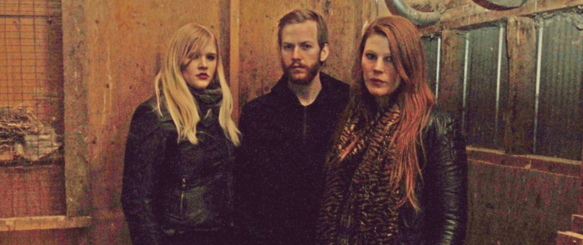 The White Swan (Kittie) Premiere Cover Of Tracy Bonham's "Tell It To The Sky"