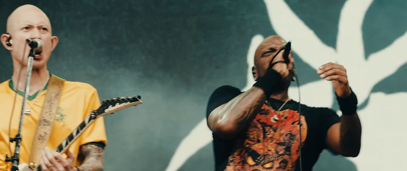 Watch Members Of Pantera, Trivium & Anthrax Join Sepultura Onstage At 2022 'Knotfest Brasil'