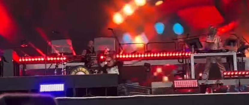 Guns N' Roses' Axl Rose Fell Onstage In London