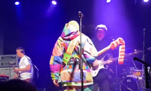 lesclaypoolmononeon-500x300.jpg