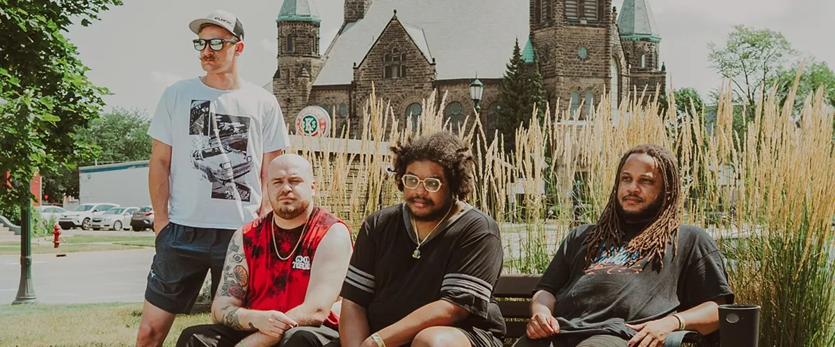 Pulses. Premiere “I Wish Elijah Wood” Music Video