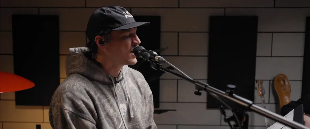 Watch Folk-Americana Artist Telander Cover Linkin Park's "Somewhere I Belong" On The Spot
