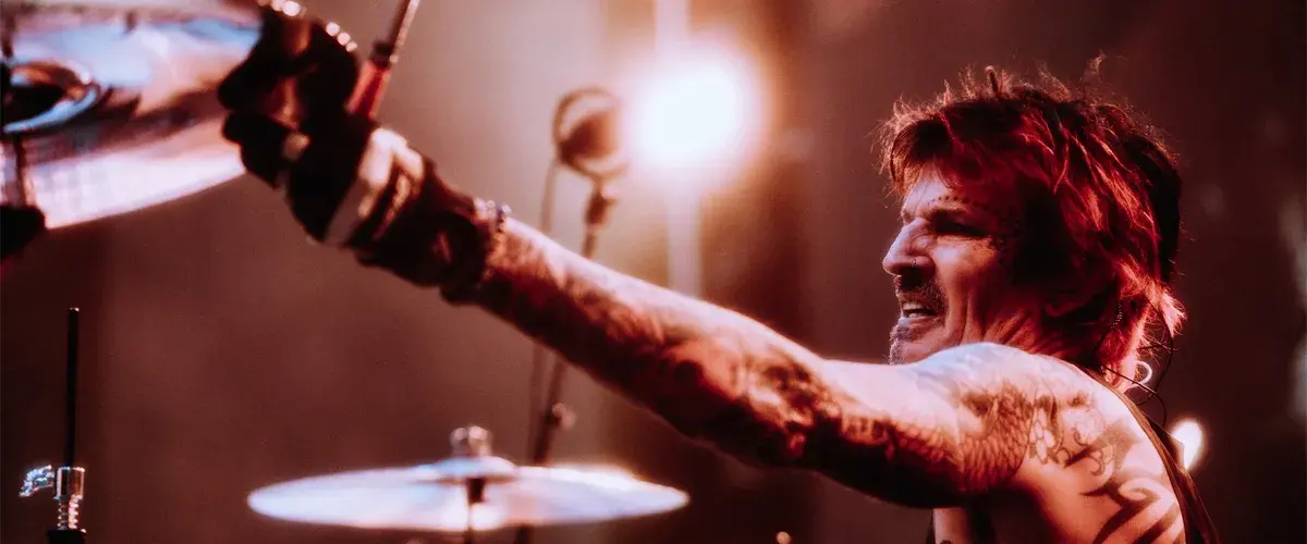 Sexual Assault Lawsuit Against Mötley Crüe's Tommy Lee Revived Under New Californian Law