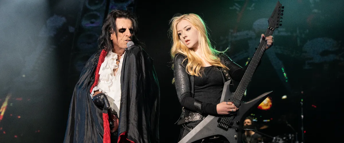 Watch: Alice Cooper Surprised Fans In Mesa, AZ With A Live Cover Of Nirvana's "Smells Like Teen Spirit"