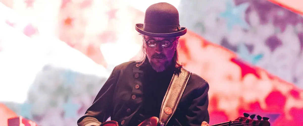 Les Claypool (Primus, Etc.) Readying "Return Of The Live Frogs: Volume 1" EP For May Release