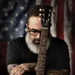 Staind's Aaron Lewis On Being Vocal About His Right-Wing Political Beliefs: "It's My Responsibility At My Age To Now Be The Steward Of This Country"