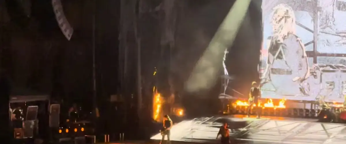 A Stage Curtain Caught Fire While Evanescence Were Performing "Calm Down" Last Night In Tampa, FL