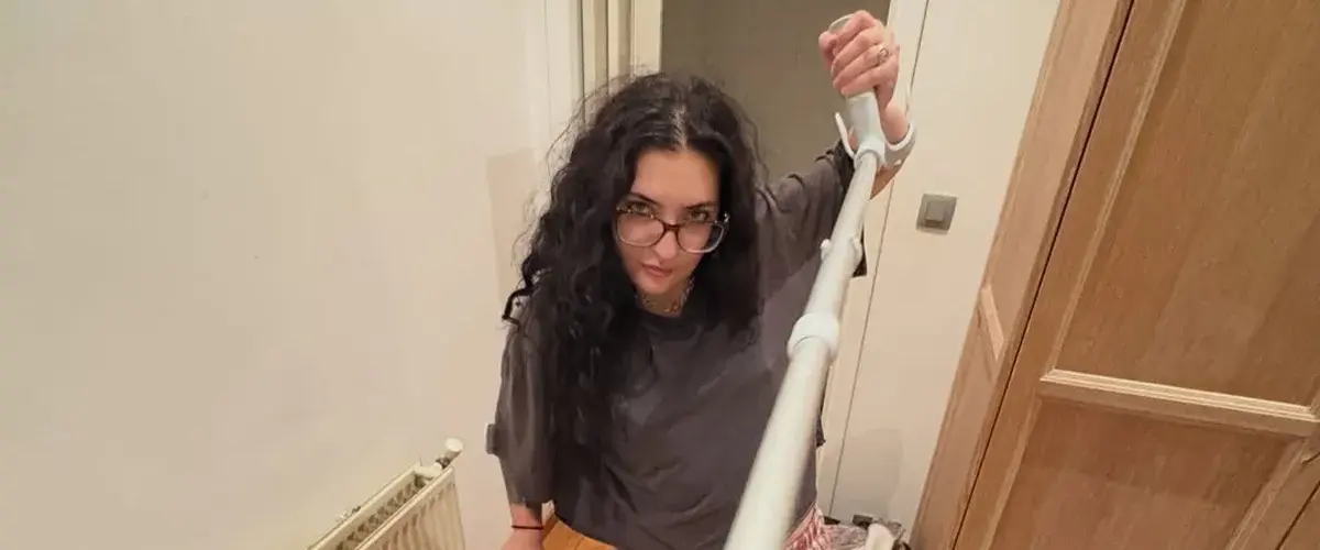 Roman Candle's Piper Ferrari Broke Her Foot Mid-Show Last Night, Vows To Finish Out The Band's European/UK Tour