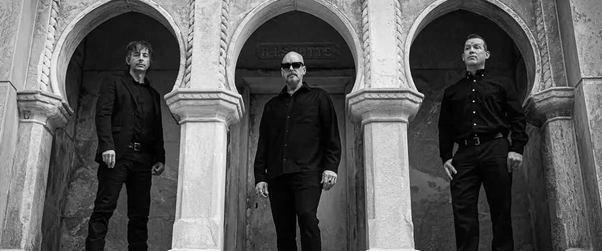 Hear Shiner's Allen Epley Guest On Fotocrime's "Cages" Ahead Of Their Tour Together