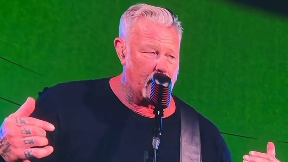 Roger Waters Calls Metallica's James Hetfield A "Complete Prick" In The Wake Of Hetfield's Recent Apolitical Commentary - Theprp.com