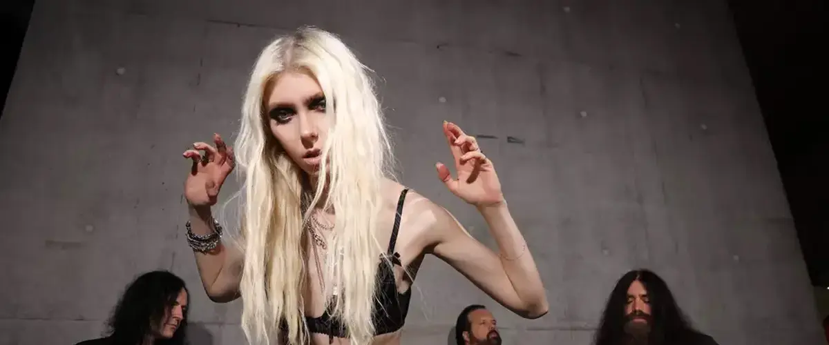 Foo Fighters' Dave Grohl & Pat Smear Guest On New Version Of The Pretty Reckless' "About You"